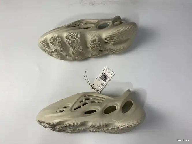 Adidas Foam RNNR FY4567 Yeezy Sand 0619